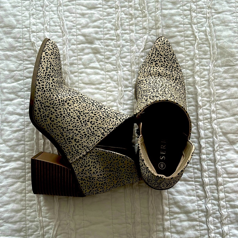 Spotted Pointed Toe Booties